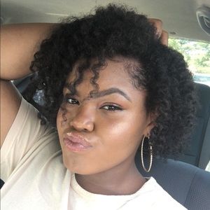 Meet your Posher, Tiesha