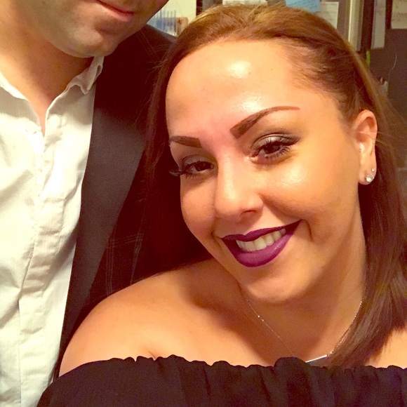 Meet your Posher, Stacie - Picture 3 of 4