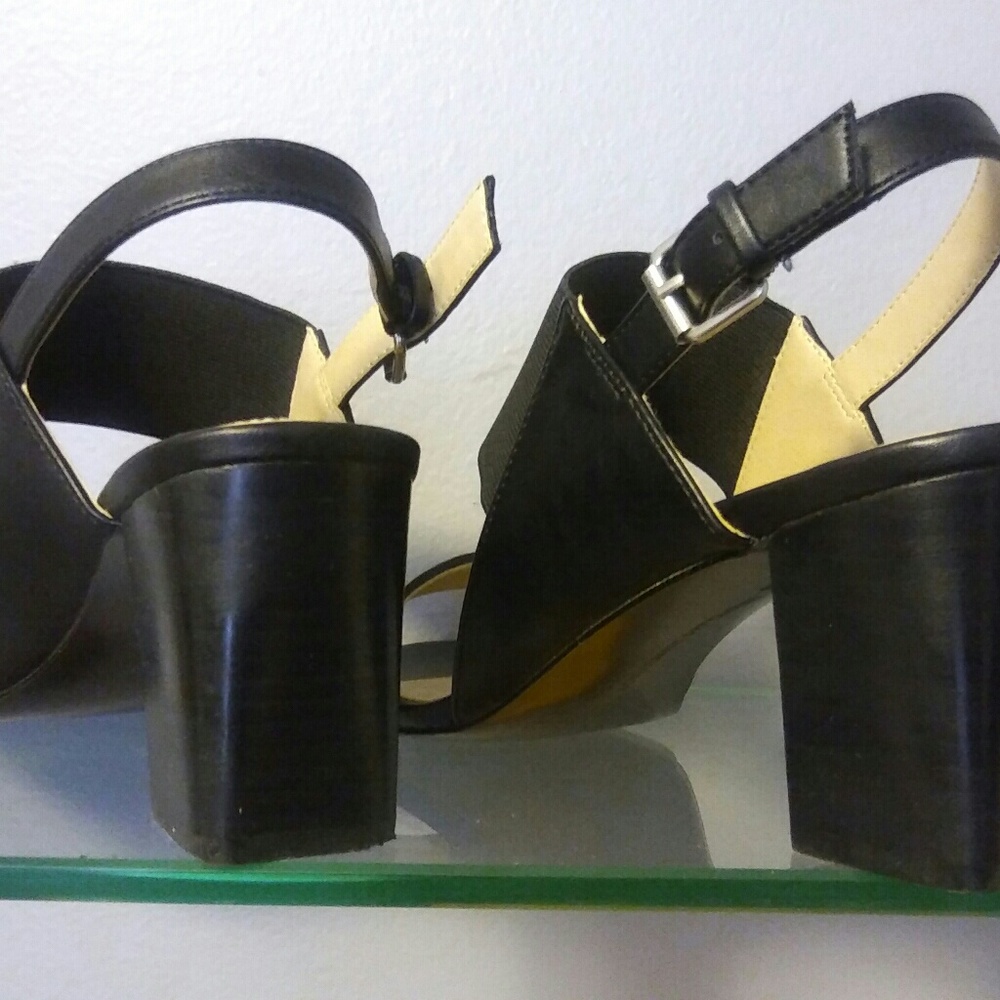 Sandals - Picture 2 of 4