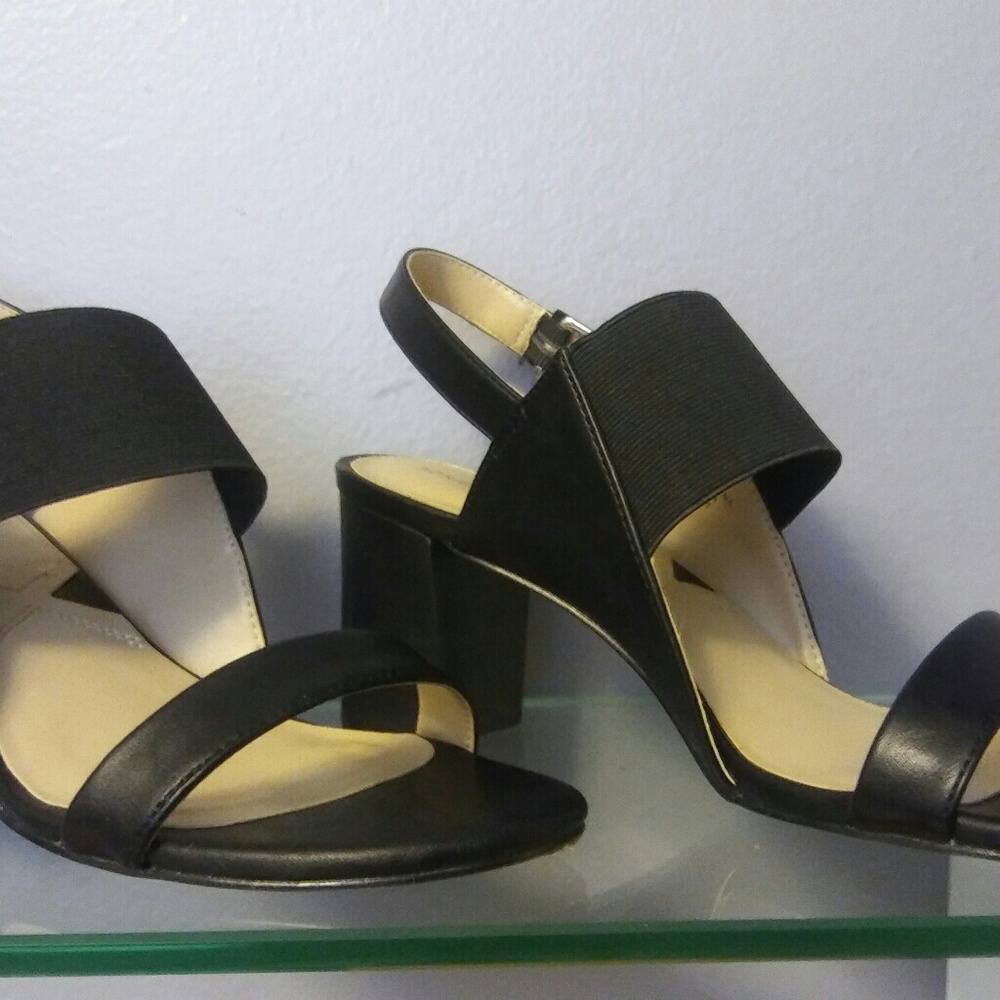 Sandals - Picture 3 of 4
