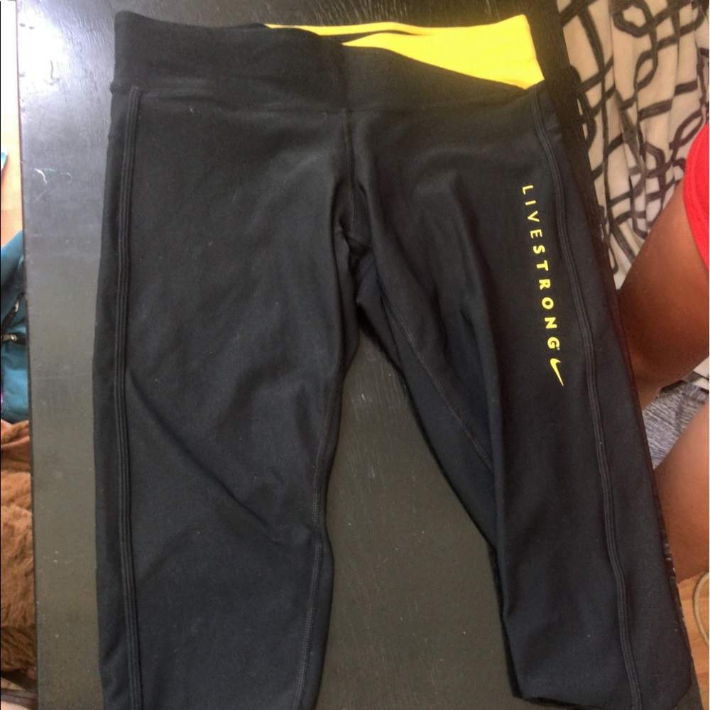 Nike workout capris