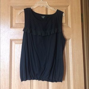 XL elastic bottom sleeveless top