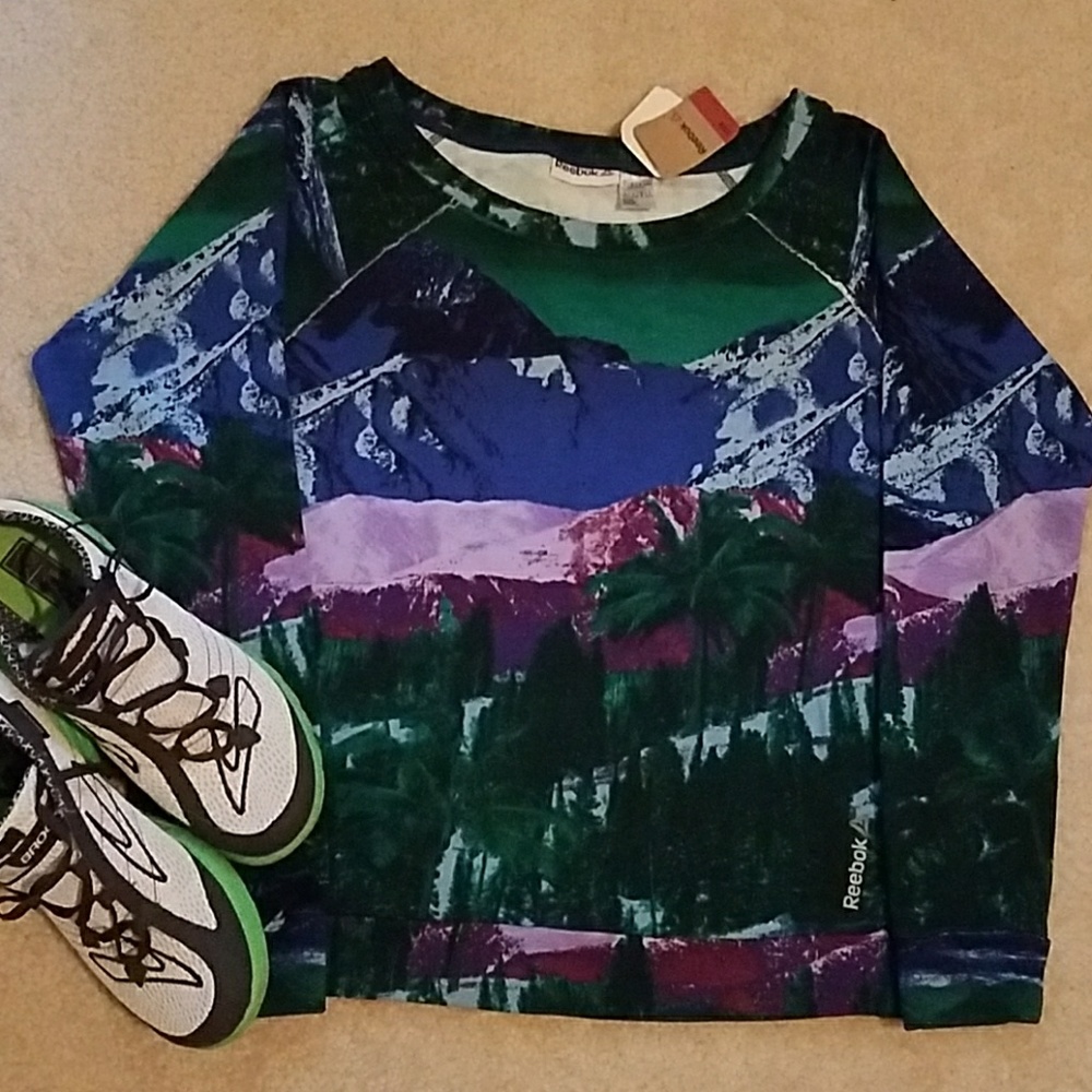 Reebok Sweatshirt  *** NWT ***
