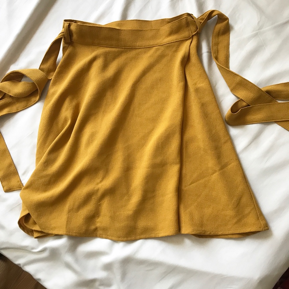 American Apparel Yellow Crepe Wrap Skirt XS/S