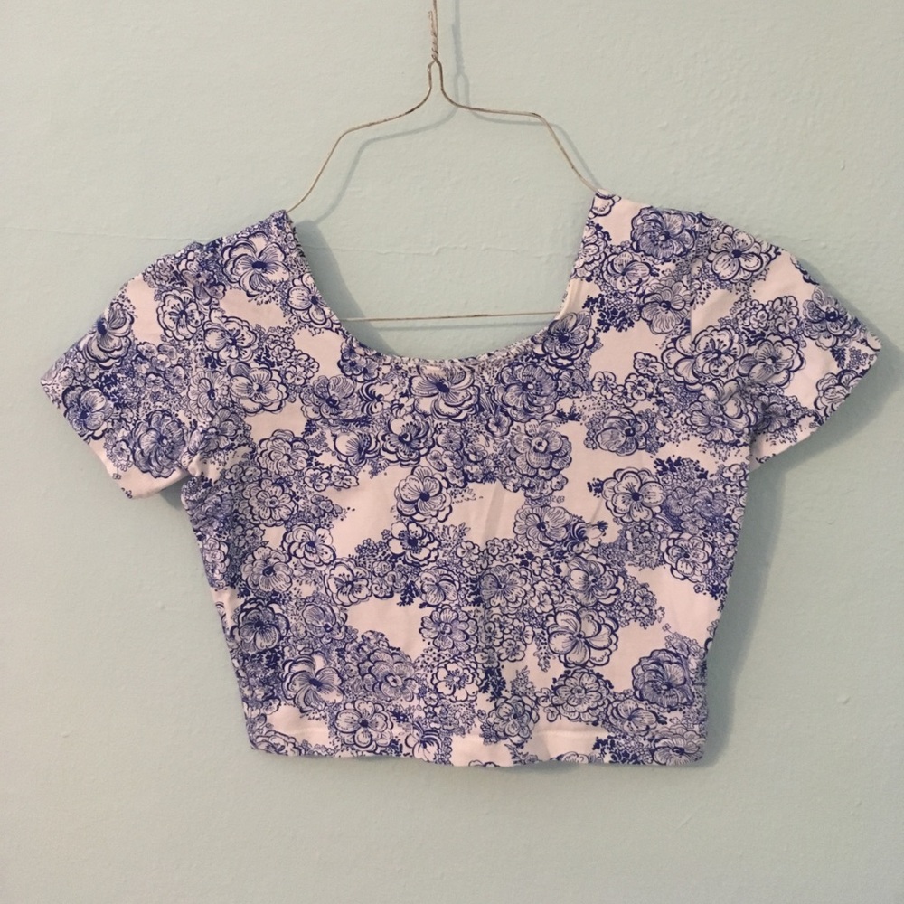 American Apperal blue floral shirt