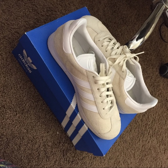 adidas Shoes - Adidas gazelle
