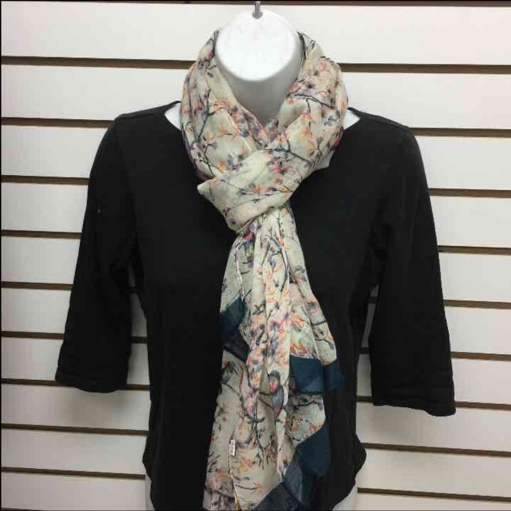 Scarves - Picture 2 of 3