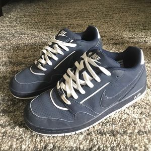Nike Air Men's Size 10 - hardly used