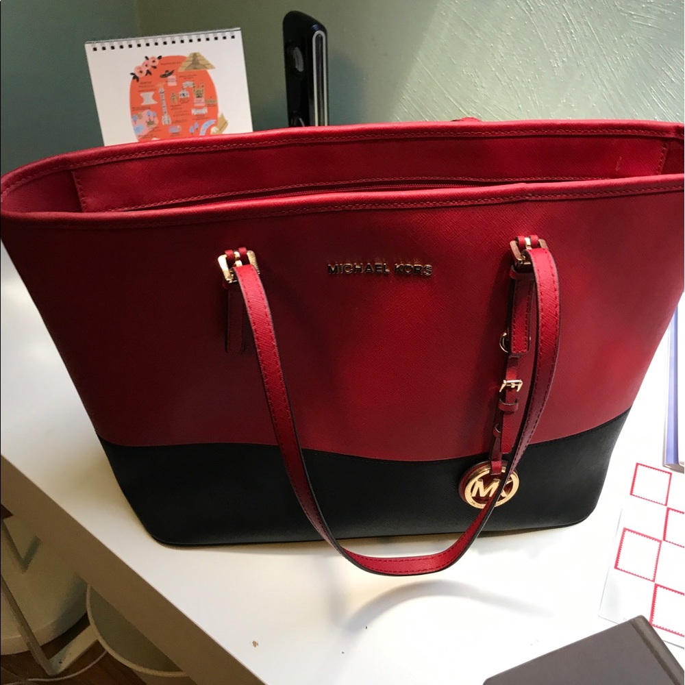 Michael Kors red and black jet set medium