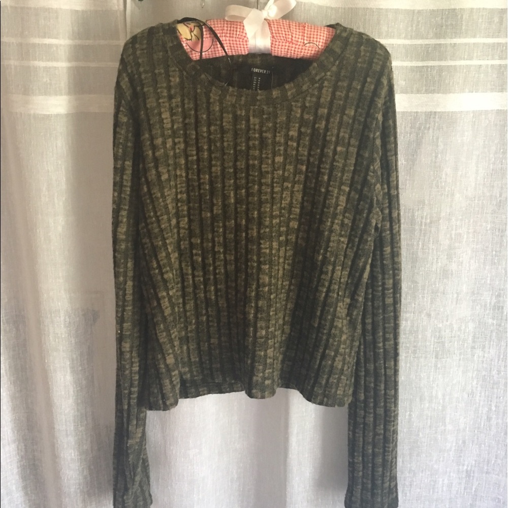 Cropped Sweater --- Army Green