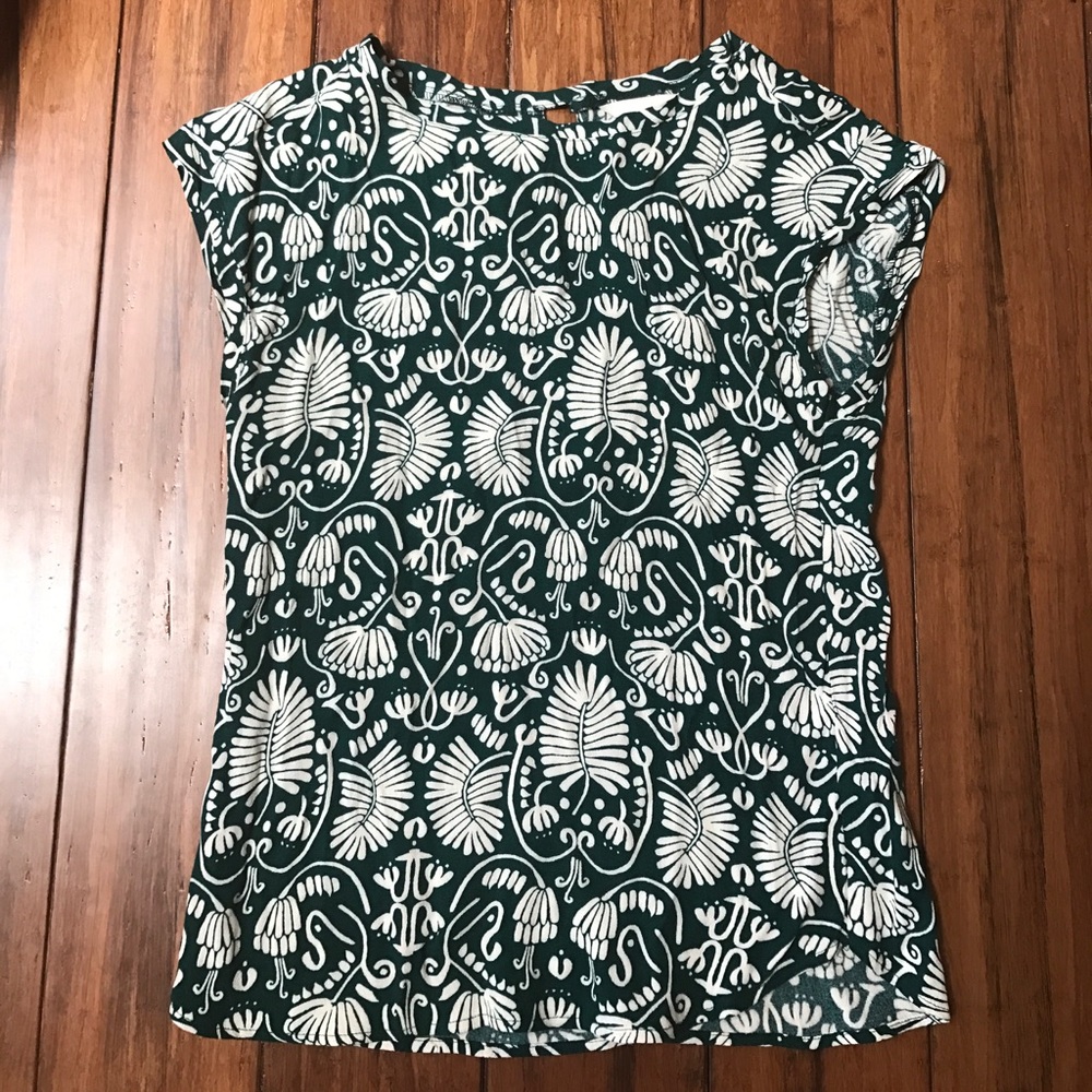 H&M patterned green top