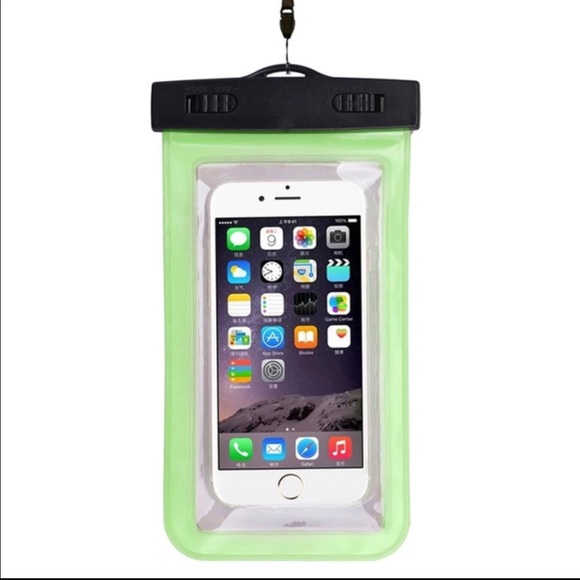 Universal Waterproof Phone Protector - Picture 3 of 5