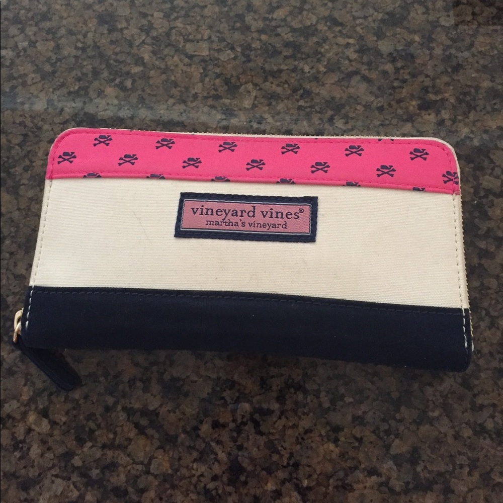 vineyard vines wallet