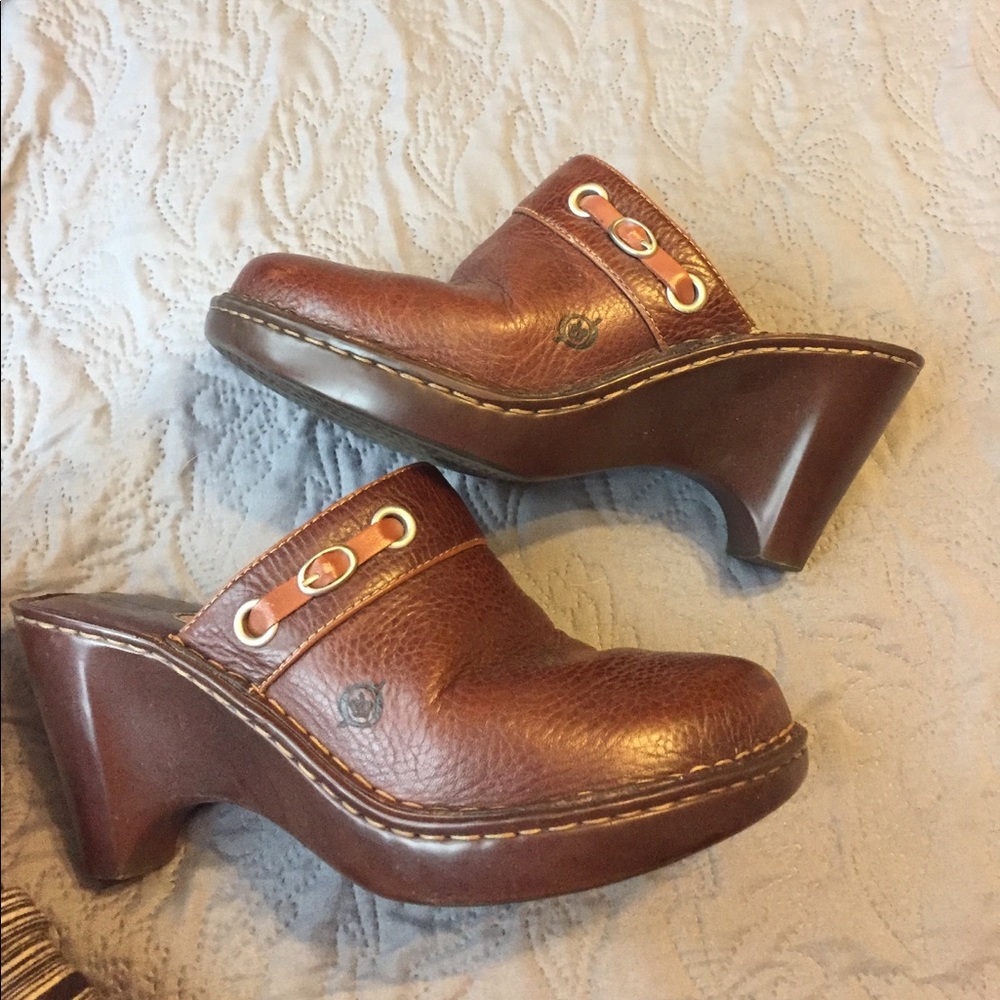 Born Clogs - Picture 2 of 3