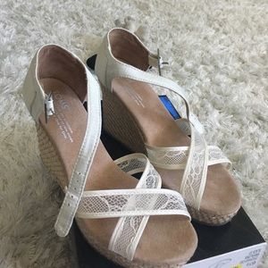 Tom's Ivory Wedding Wedges