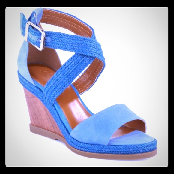 LAST CALL on Shoes!! 🎉🎉Halston Heritage wedge - Picture 1 of 4