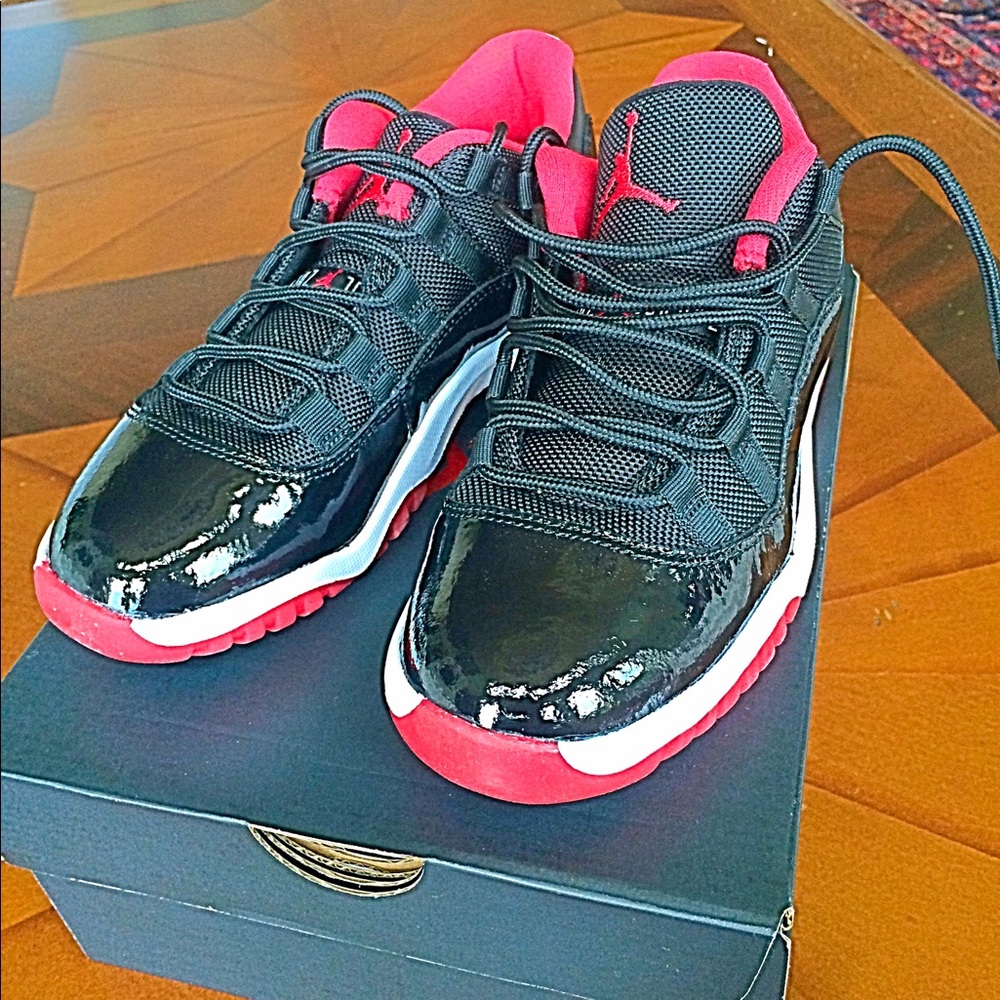 Air Jordan 11 Bred