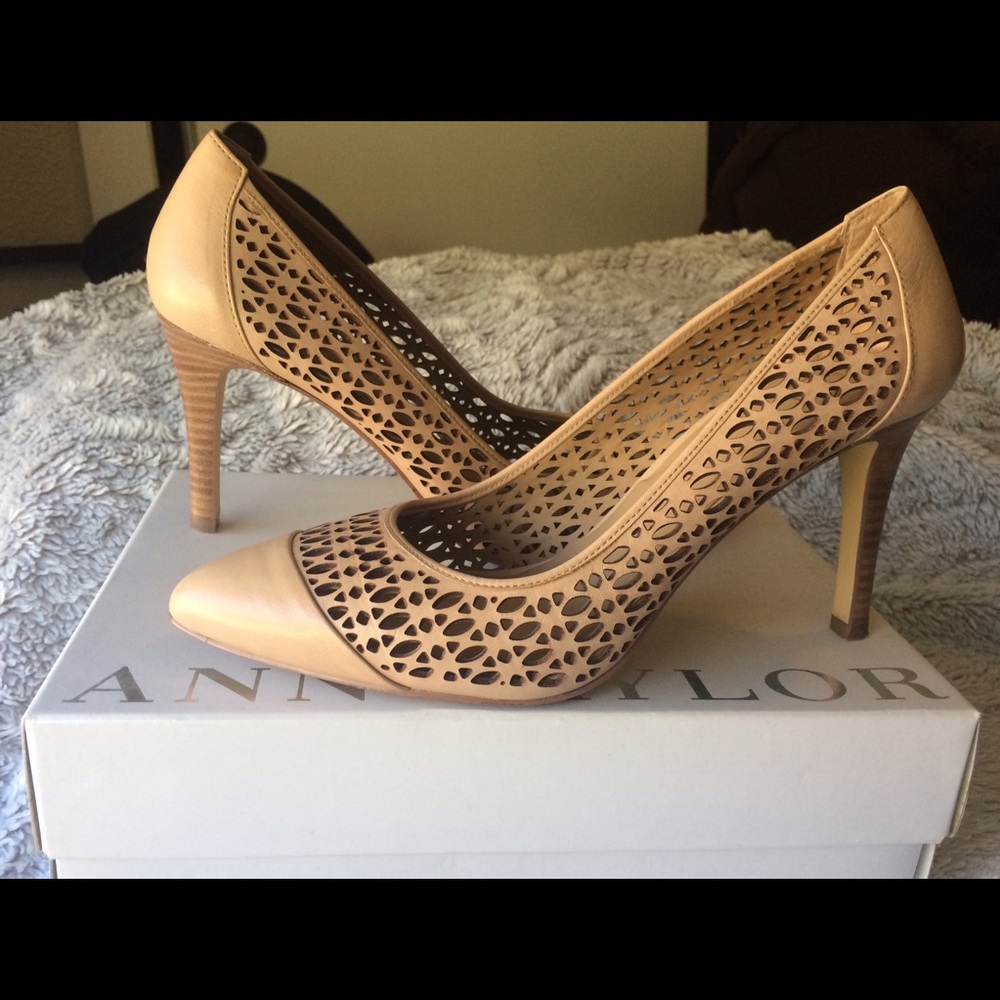 Ann Taylor pumps Size 8.5