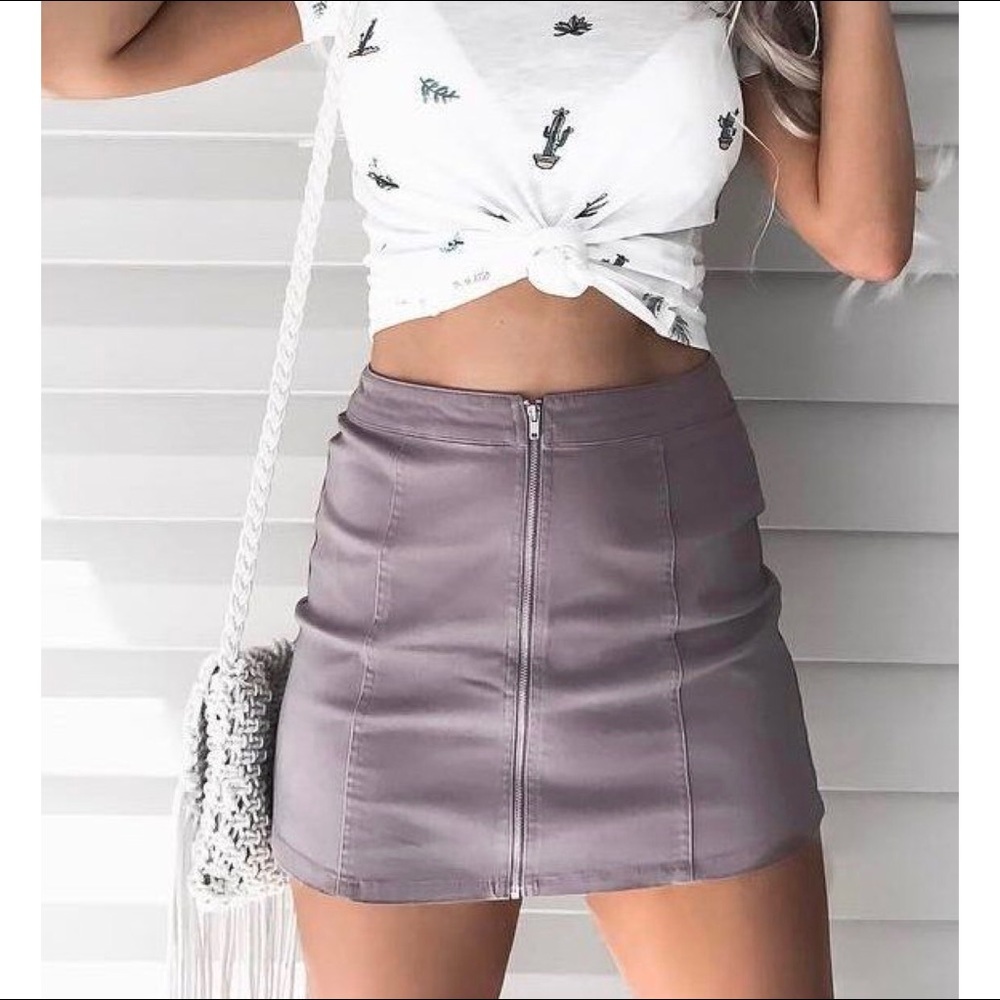 Light purple fitted zip up skirt