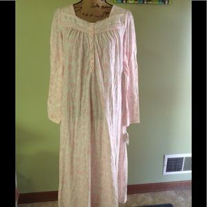 Croft & Barrow gown small NWT Croft & Barrow gown small NWT