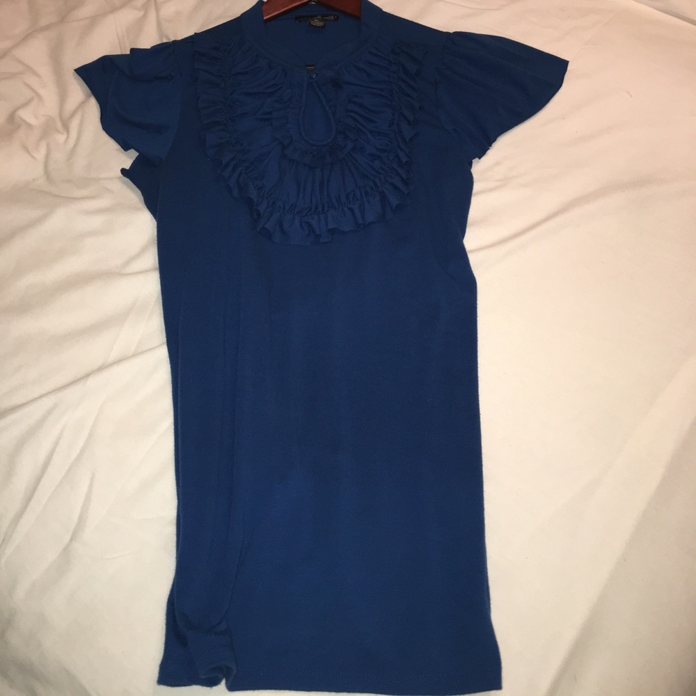 Ruffle-top, key-hole, fluted short-sleeve blouse