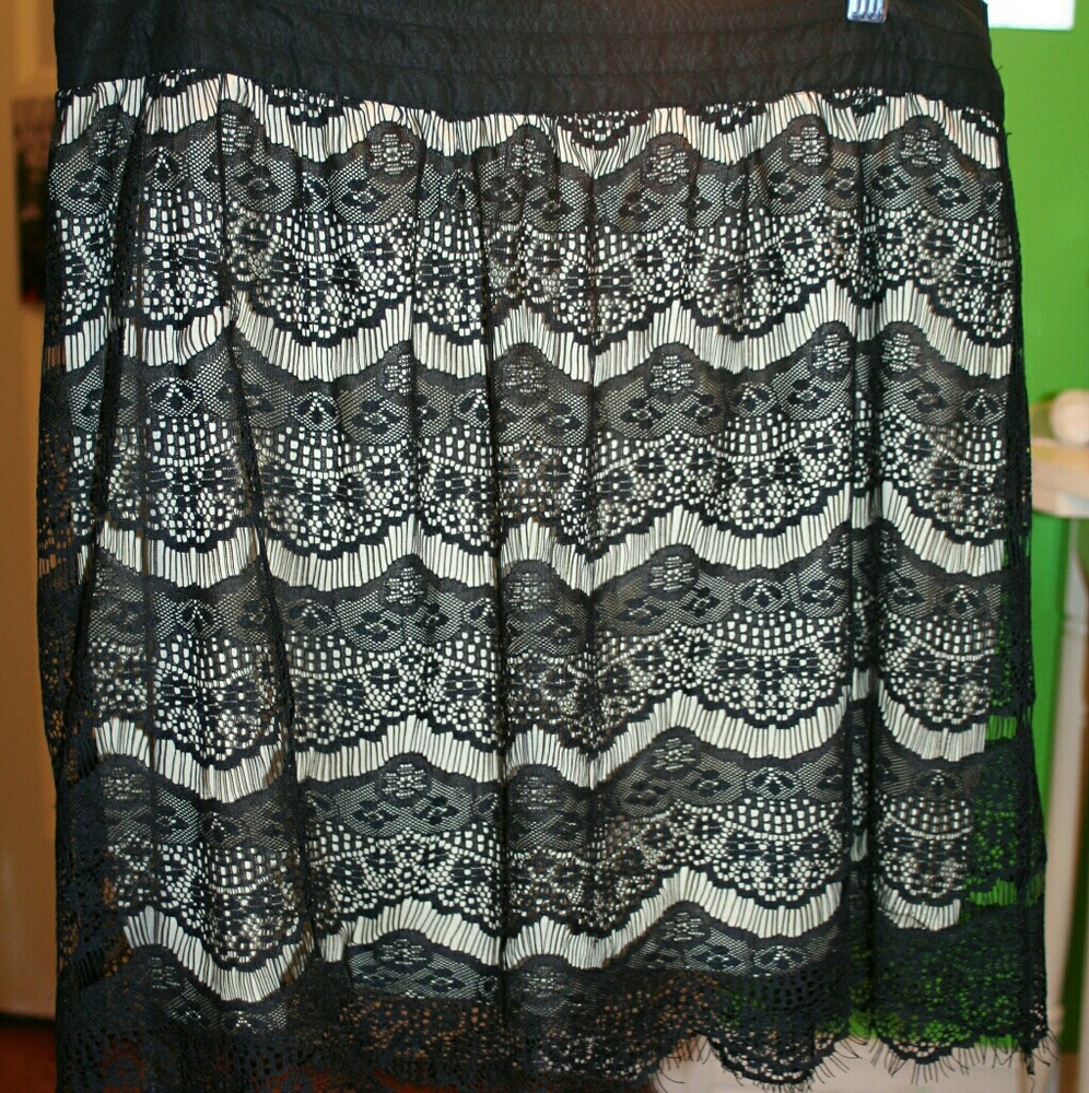 Black and cream lace skirt