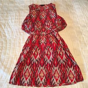 Lovposh red printed open back short dress, small