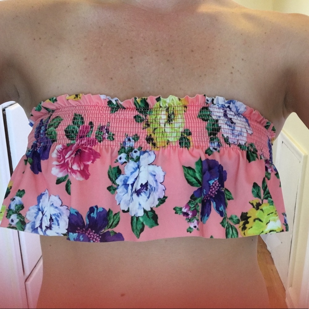 NWT FLORAL BATHING SUIT TOP