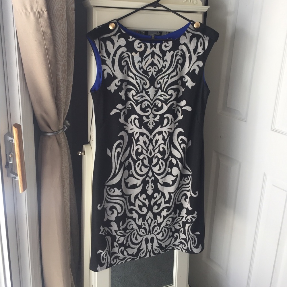 Dress - Picture 2 of 4