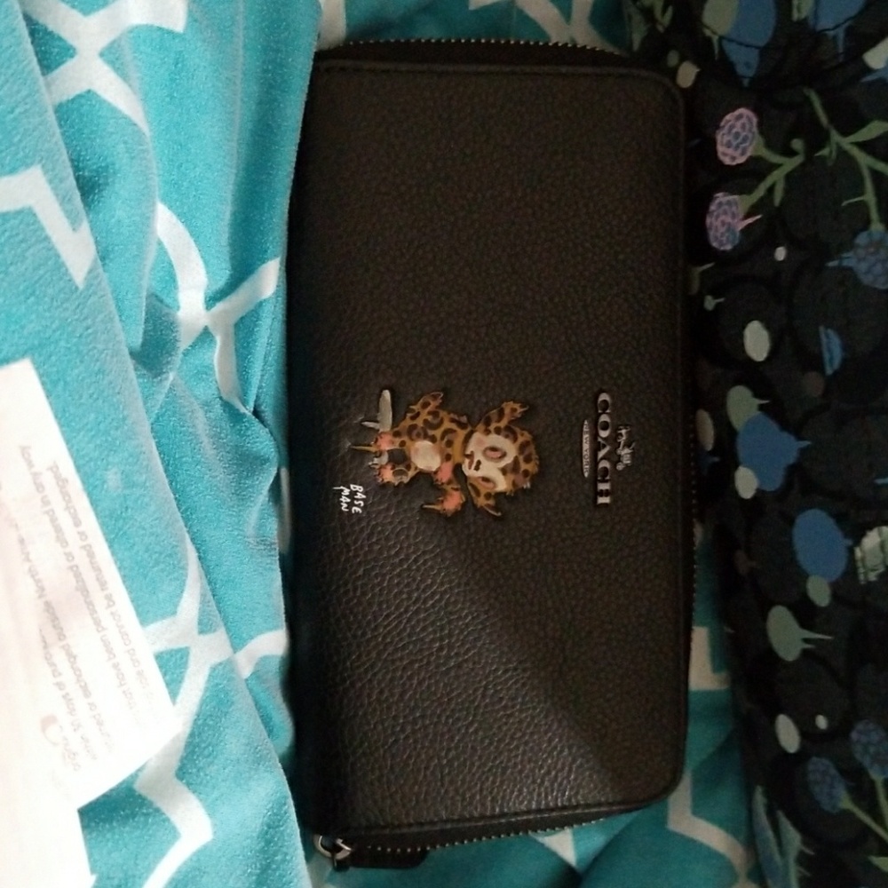 Coach base man wallet