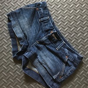 American eagle short shorts.