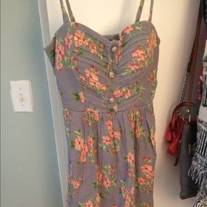 Cute summery dress!
