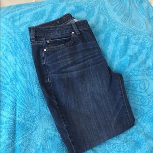 Jennifer Lopez capris!