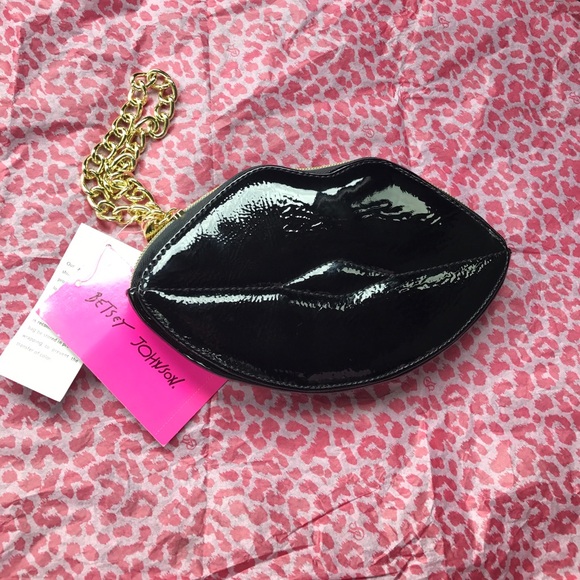 Betsey Johnson 👄 wristlet - Picture 1 of 5