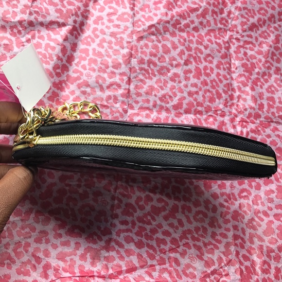 Betsey Johnson 👄 wristlet - Picture 2 of 5