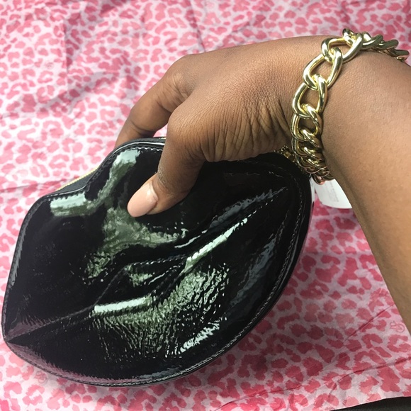 Betsey Johnson 👄 wristlet - Picture 5 of 5