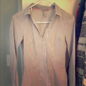H&M nice flattering collard shirt