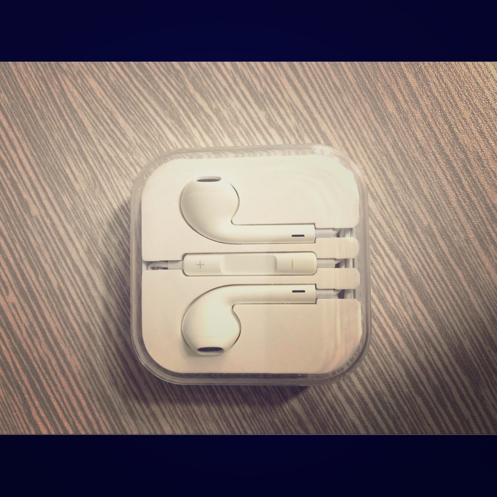 iPhone 4, 4s, 5, 5s, 6, 6s & 7 earphones White