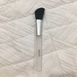 Makeup brush