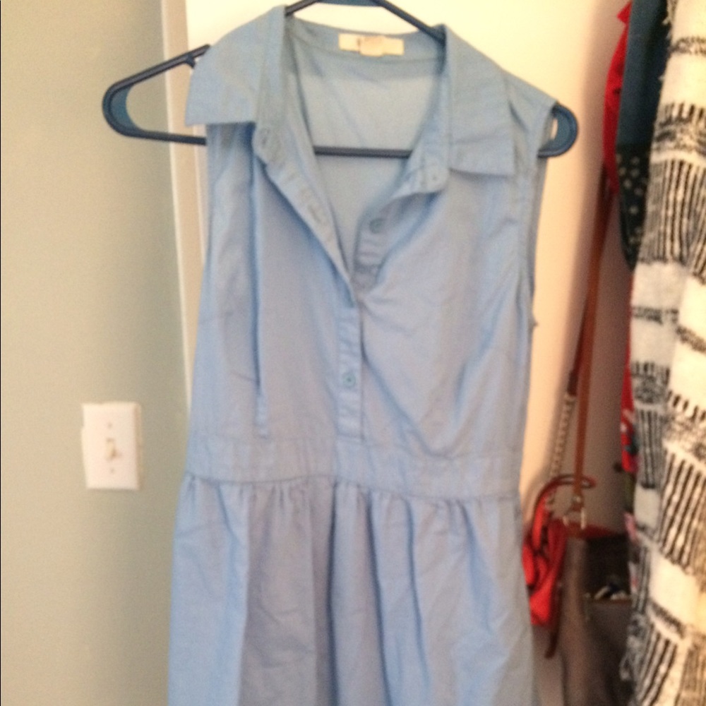 Timeless classic dress. Buttons