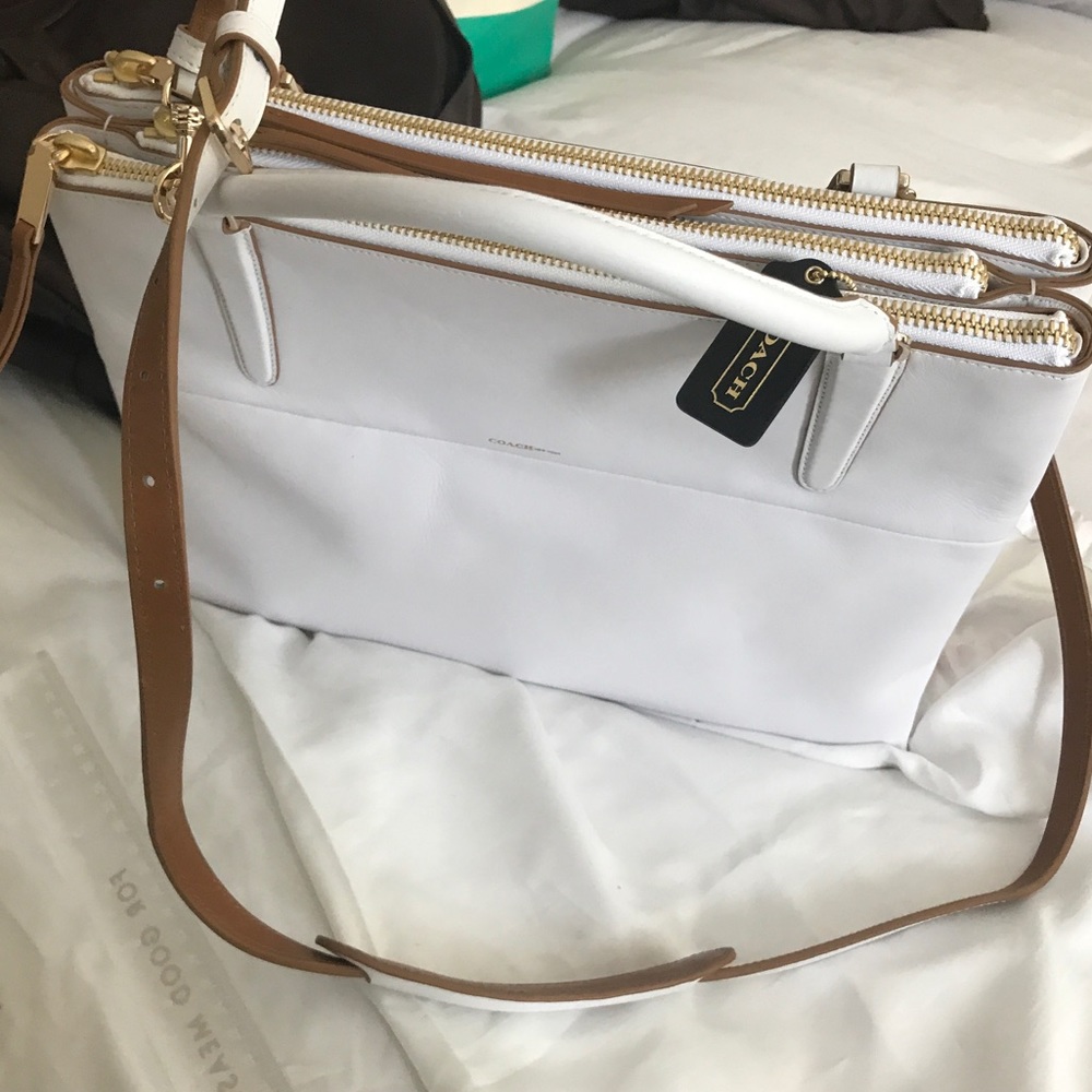 REDUCED PRICE! // Coach white Crossbody