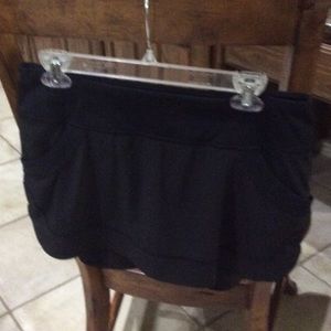 Lululemon black skirt