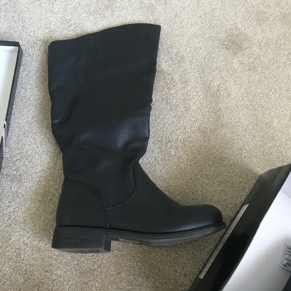 Black riding boots