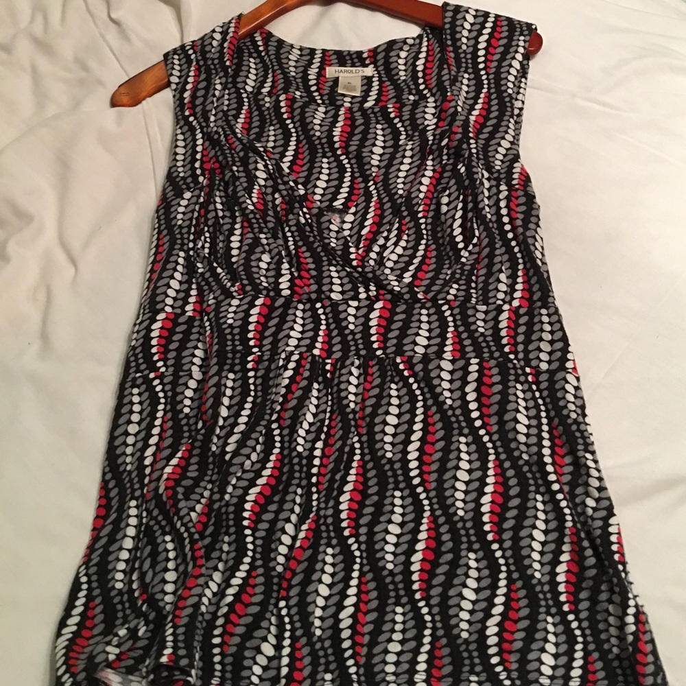 SOLD Sleeveless, v-Neck Blouse