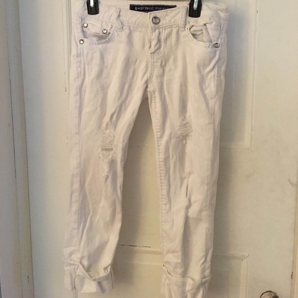 White crop jeans