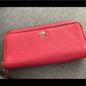 REDUCED PRICE// Coral coach wallet