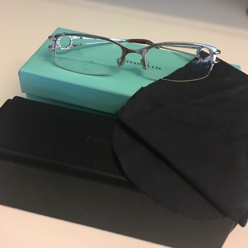Tiffanys glass with -1 prescription.