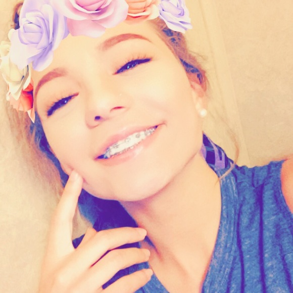 Meet your Posher, Tori - Picture 1 of 1