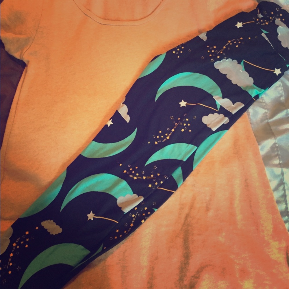 Moon & stars NWOT Lularoe leggings OS