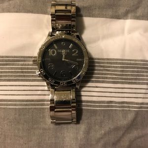 Chrome/black Nixon 51-30.